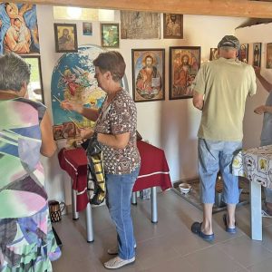 В Сърница отпразнуваха Илинден при параклиса край селото
