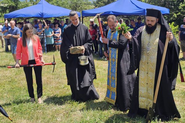 Започна строителството на параклис „Света Троица“ в Браница