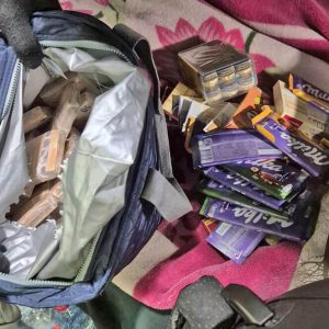 Извадиха 220 000 евро от чанта с шоколади – ВИДЕО