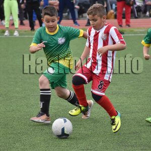 Футболни таланти показаха уменията си на стадион „Младост“